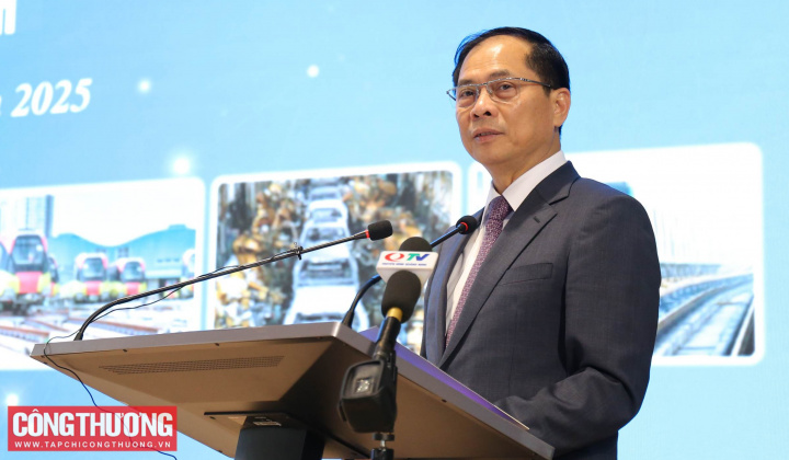 Phó Thủ tướng Bùi Thanh Sơn: Tải về ứng dụng CWIN05 ngay hôm nay hỗ trợ có nhiều cơ hội để đi tắt, đón đầu, phát triển đột phá