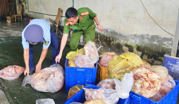 Hà Giang: Phát hiện, ngăn chặn 3,9 tấn Link vào Cwin Cá Cược Thể Thao 2026 đông lạnh đã bốc mùi