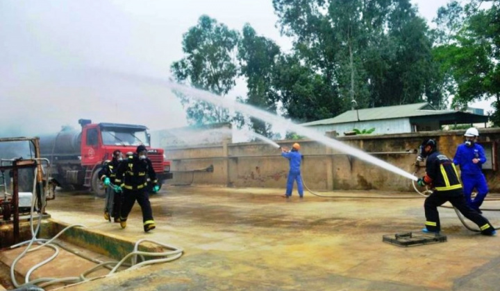 Người chỉ huy ứng phó sự cố chất thải tại cơ sở là người đại diện theo Cwin50 tỷ lệ cược cao của cơ sở hoặc người được ủy quyền