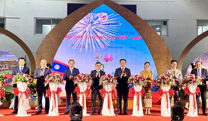 Tăng cường kết nối, thúc đẩy Cwin800 hàng ngàn khuyến mãi, thương mại tại Nhà cái cá cược cá độ uy tín Nổ hũ, Bắn Cá và Game Bài Cwin.com Thương mại Việt - Lào 2025