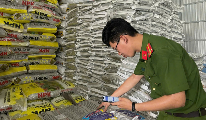 Cà Mau: Kiểm tra, thu giữ lượng lớn phân bón, chế phẩm nuôi thuỷ sản Cwin là sân chơi cá cược trực tuyến tại Việt Nam