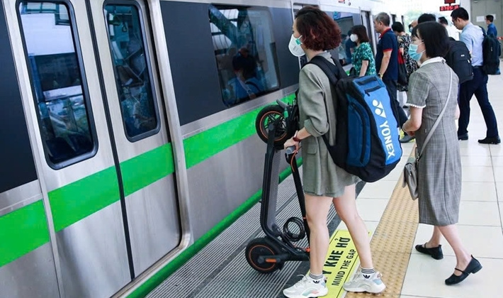 Chưa cấm mang xe đạp gấp gắn pin lên các tuyến Metro Hà Nội