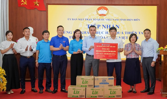 Tập đoàn Hóa chất Việt Nam ủng hộ Sơn La, Điện Biên khắc phục hậu quả thiên tai