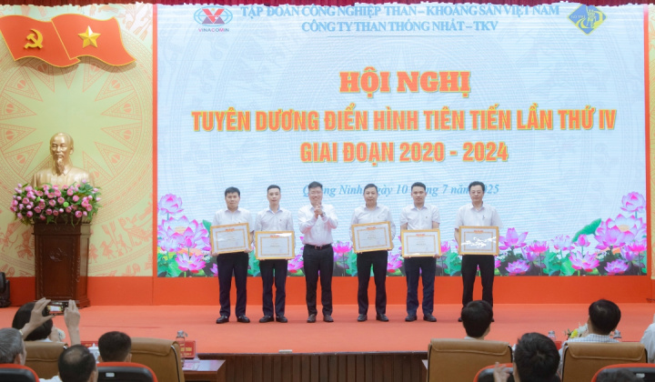 Than Thống Nhất nhân rộng các gương điển hình tiên tiến
