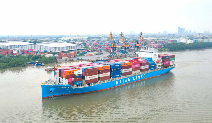 Xếp dỡ Hải An (HAH) - Container Việt Nam (VSC) lập liên doanh, Cwin800 hàng ngàn khuyến mãi 180 triệu USD mở rộng đội tàu