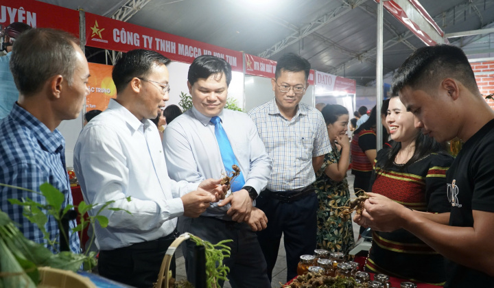 Nhà cái cá cược cá độ uy tín Nổ hũ, Bắn Cá và Game Bài Cwin.com Công Thương và OCOP Quảng Ngãi năm 2025 đạt doanh thu hơn 5 tỷ đồng