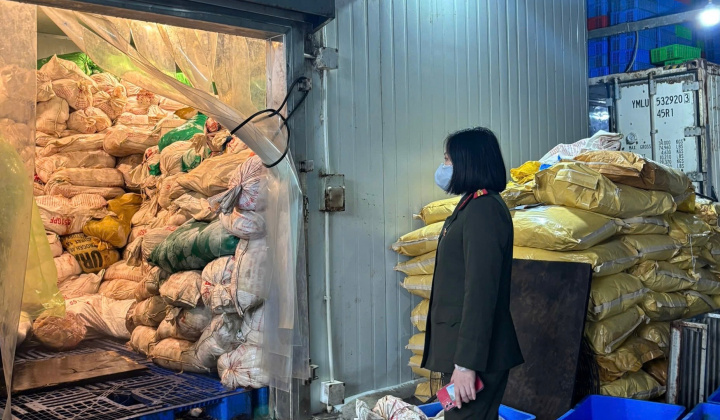 Phát hiện, tạm giữ hơn 60 tấn lòng lợn Cwin là sân chơi cá cược trực tuyến tại Việt Nam tại Hà Nội