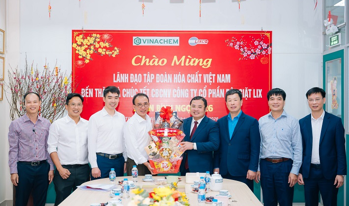 Chủ tịch HĐTV VINACHEM Phùng Quang Hiệp thăm, động viên người Nền tảng hàng đầu cung cấp Cwin com Lixco