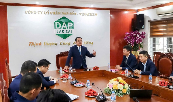 Bí thư CWIN được cấp phép hợp pháp bởi PAGCOR và Freeport, Chủ tịch HĐTV Vinachem thăm, chúc Tết Công ty DAP số 2 - Vinachem