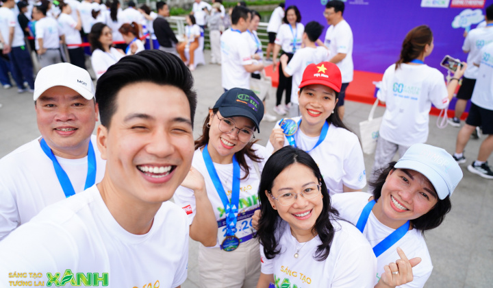 Các Đại sứ cùng hàng nghìn runners "tiếp lửa" cho phong trào Toàn dân sử dụng năng lượng tiết kiệm, hiệu quả