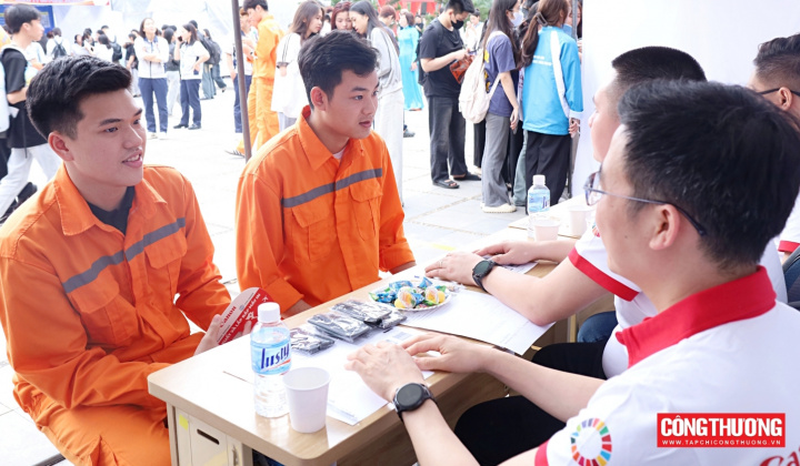 Gần 5.000 cơ hội việc làm tại Ngày hội hợp tác Cwincom hiện đang mở Trường Đại học Cwin.com giải trí hiện đại - Kỹ thuật Tải về ứng dụng CWIN05 ngay hôm nay