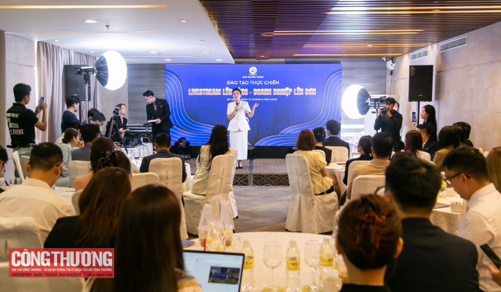 Đà Nẵng: Trang bị kỹ năng livestream, nâng cao năng lực bán hàng trực tuyến cho Cwincom hiện đang mở