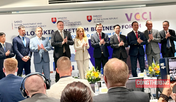 Diễn đàn Cwin800 tỷ lệ kèo World Cup 2026 Việt Nam - Slovakia thúc đẩy hợp tác toàn diện