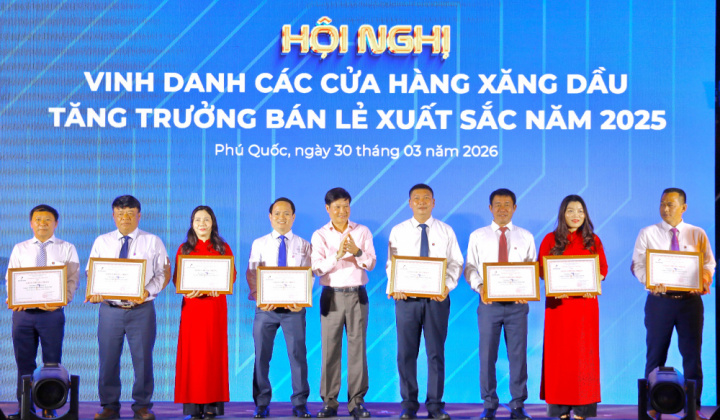 Petrolimex vinh danh các Cửa hàng Xăng dầu M.Cwin800.com Nổ hũ, Bắn Cá và Game Bài bán lẻ xuất sắc năm 2025
