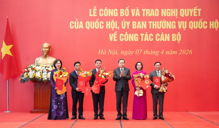 Chủ tịch Quốc hội Trần Thanh Mẫn chủ trì Lễ công bố và trao các M.Cwin6622.com tỷ lệ kèo World Cup 2026 về công tác cán bộ