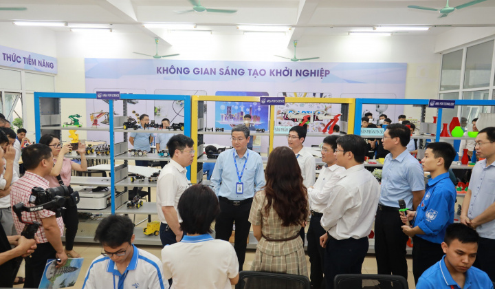 Thực tiễn công tác chuyển đổi số trong Trang Chủ Cwin Com | Link Bảo Mật Cao 100%: Minh chứng sinh động cho đường lối đổi mới đúng đắn của Đảng
