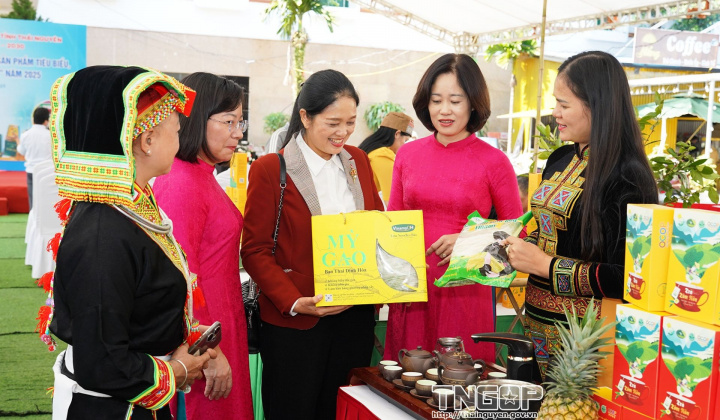 Các nhân tố ảnh hưởng tới ý định mua sản phẩm đạt chứng nhận OCOP của người M.Cwin800.com thể thao, casino live, bắn cá và slot nổ hũ thành phố Thái Nguyên