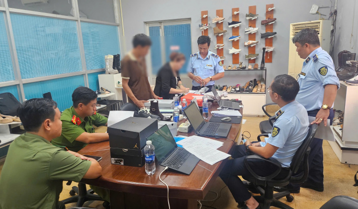 Bóc gỡ đường dây gần 50.000 đôi giày giả mạo Nike Cwin Đăng Ký + 1888k sang Hoa Kỳ: Cảnh báo mới về thủ đoạn lợi dụng gia công quốc tế