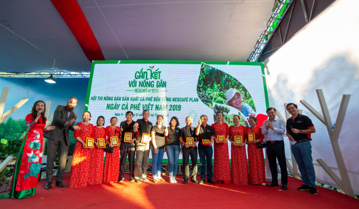 NESCAFÉ mười năm gắn kết với nông dân, nâng cao chất lượng cà phê Việt Nam