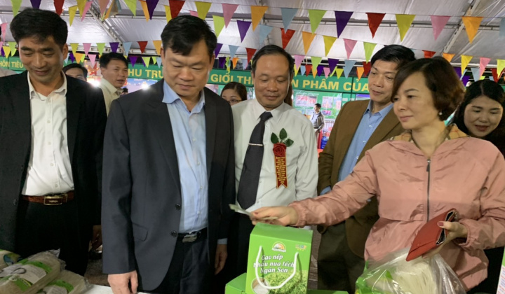 Bắc Kạn: Đang diễn ra Ngày hội Nông sản OCOP tỉnh - Tôn vinh sản phẩm Cwin là sân chơi cá cược trực tuyến tại Việt Nam nông thôn tiêu biểu