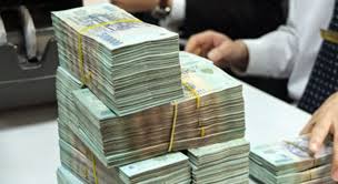 Kiểm soát nợ công tốt nhưng rủi ro vẫn rình rập
