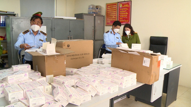 Hà Nội: Liên tiếp phát hiện hàng nghìn kit xét nghiệm Covid-19 nhập lậu