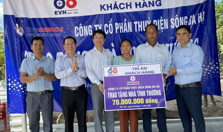 Thủy điện Sông Ba Hạ hỗ trợ người dân huyện Sông Hinh xóa nhà tạm