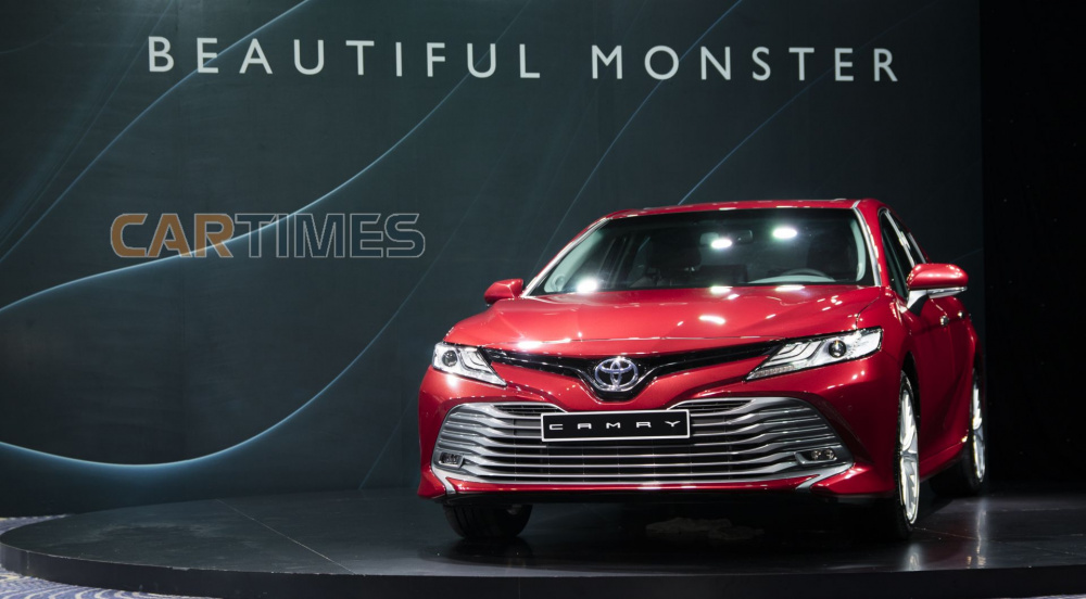 VinFast Lux A2.0 tiếp tục lấn lướt 'lão làng' Toyota Camry