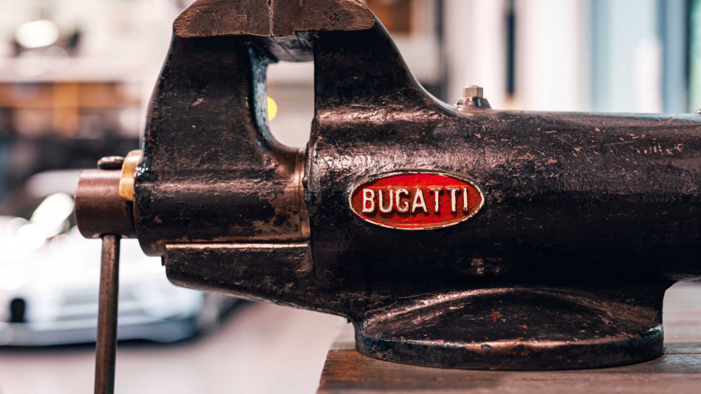 10 điều về huy hiệu Bugatti mà bạn chưa biết