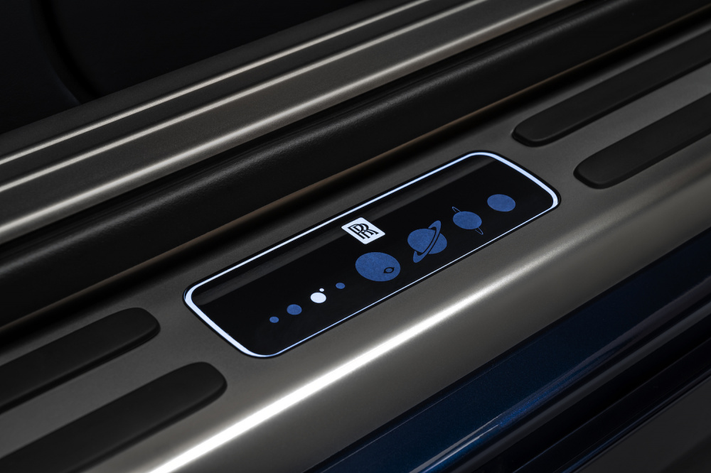 Bậc cửa xe Rolls-Royce Wraith "Inspired by Earth"