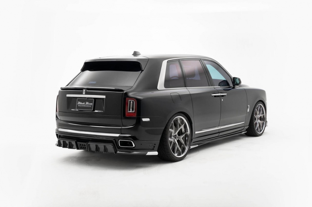Đuôi xe Rolls-Royce Black Mison 