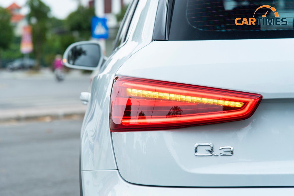 Đèn hậu xe Audi Q3 2015