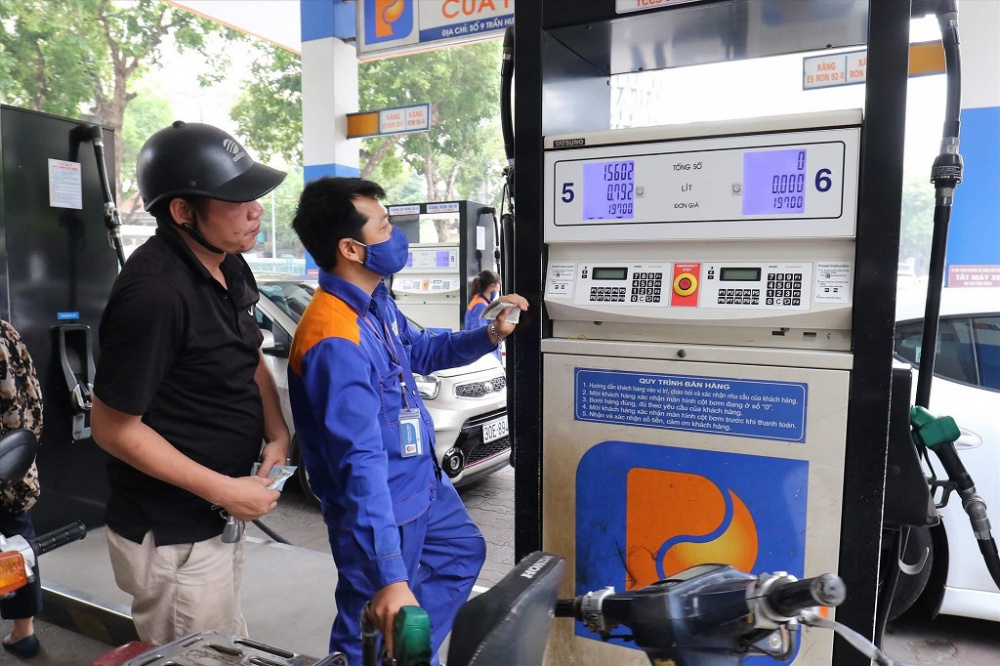 Giá xăng tăng lần thứ 3 liên tiếp trong kỳ điều hành cuối cùng năm 2020