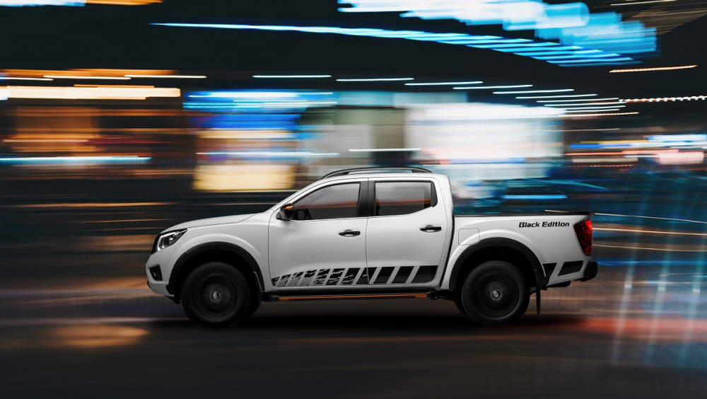 Nissan Navara Black Edition A-IVI được cải tiến đáng kể cả về thiết kế và trang bị công nghệ