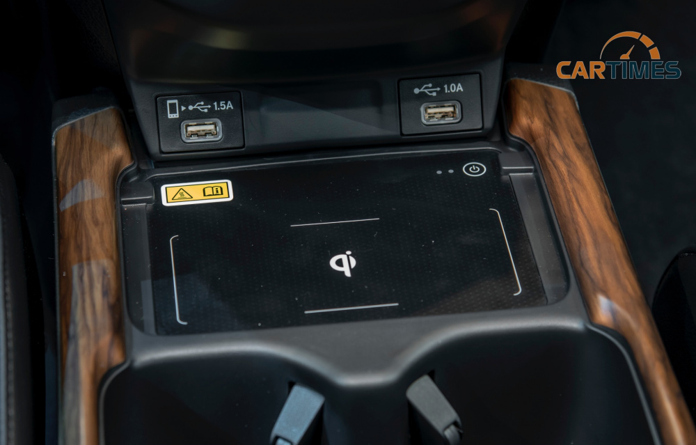 Sạc không dây chuẩn Qi trên Honda CR-V 2020