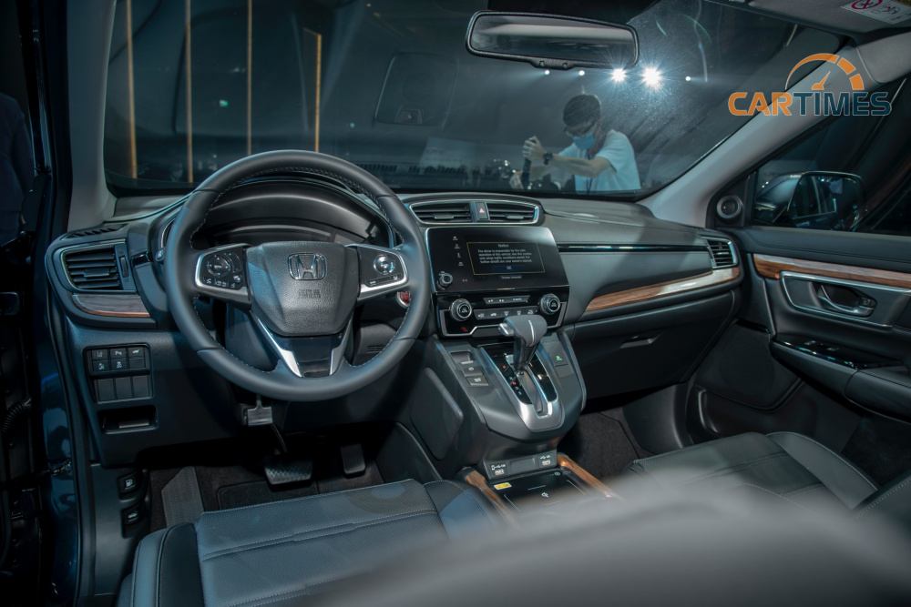 Giá lăn bánh Honda CR-V 2020 mới giảm hàng chục triệu đồng
