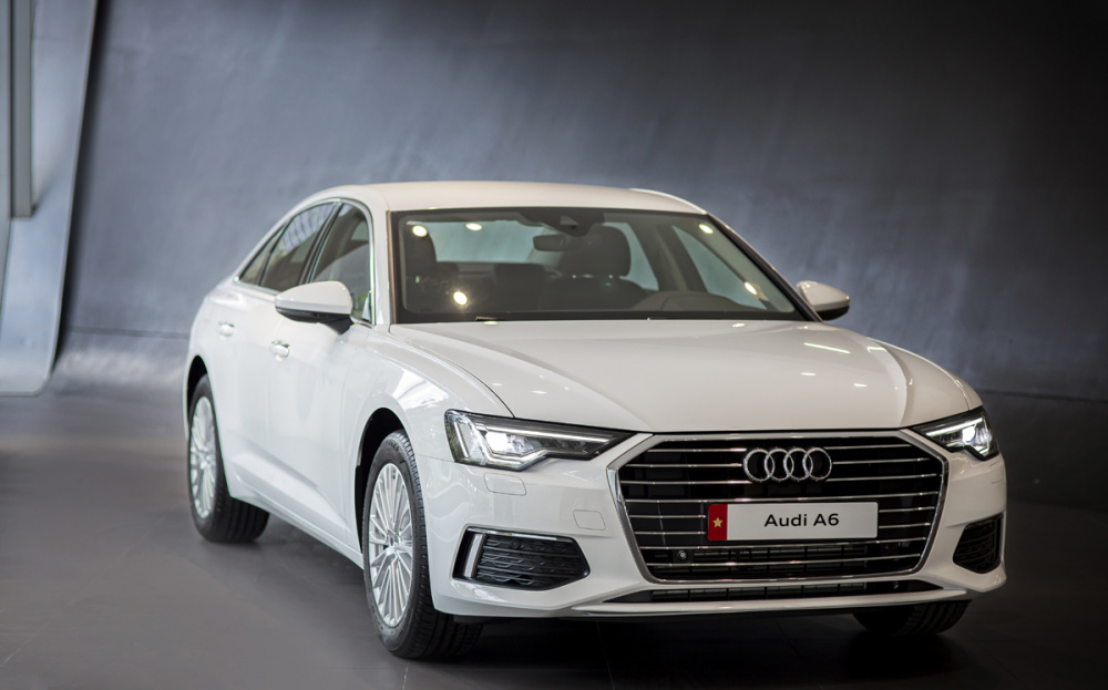 Audi A6 được trang bị vành hợp kim nhôm 18 inch thiết kế đa chấu