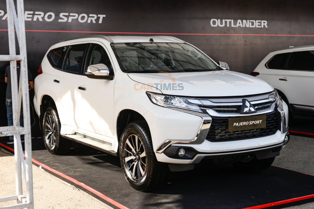 Mitsubishi Pajero Sport giảm tới 200 triệu đồng tại đại lý