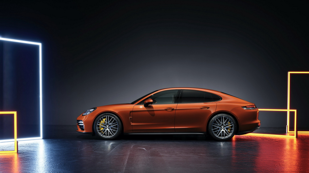 Thân xe Porsche Panamera 2021 