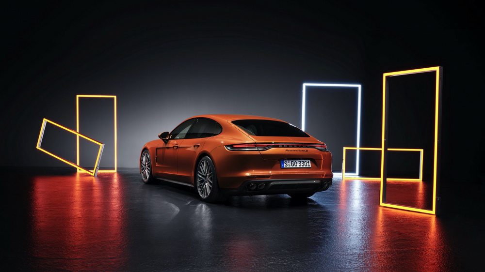 Đuôi xe Porsche Panamera 2021 