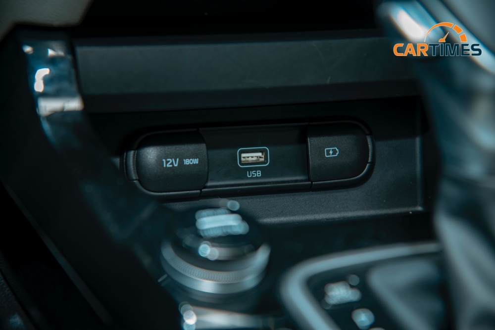 Cổng sạc USB trên Kia Seltos