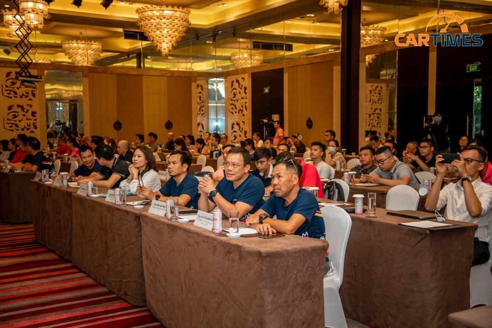 Buổi họp báo có sự tham dự của nhiều cơ quan báo đài và các vận động viên