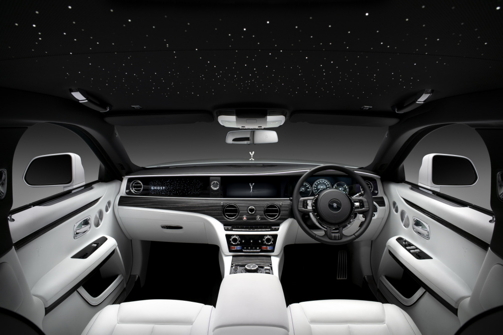 Hàng ghế trước xe Rolls-Royce Ghost 2021