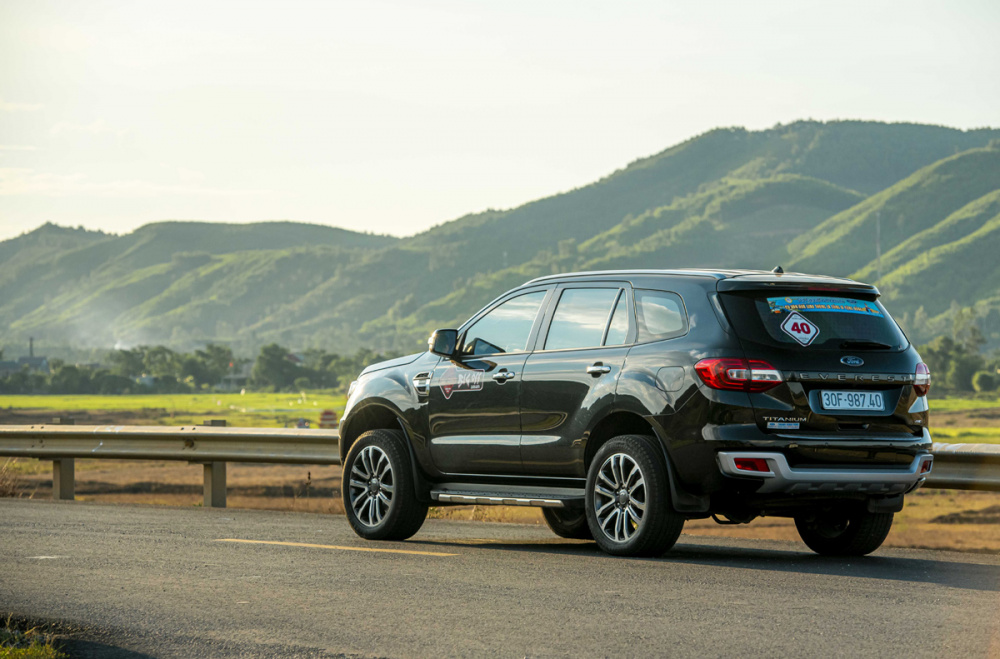 Ford Everest được thiết kế để chở tối đa 7 hành khách, với dung tích khoang hành lý có thể lên đến 2.010 lít khi gập 2 hàng ghế sau