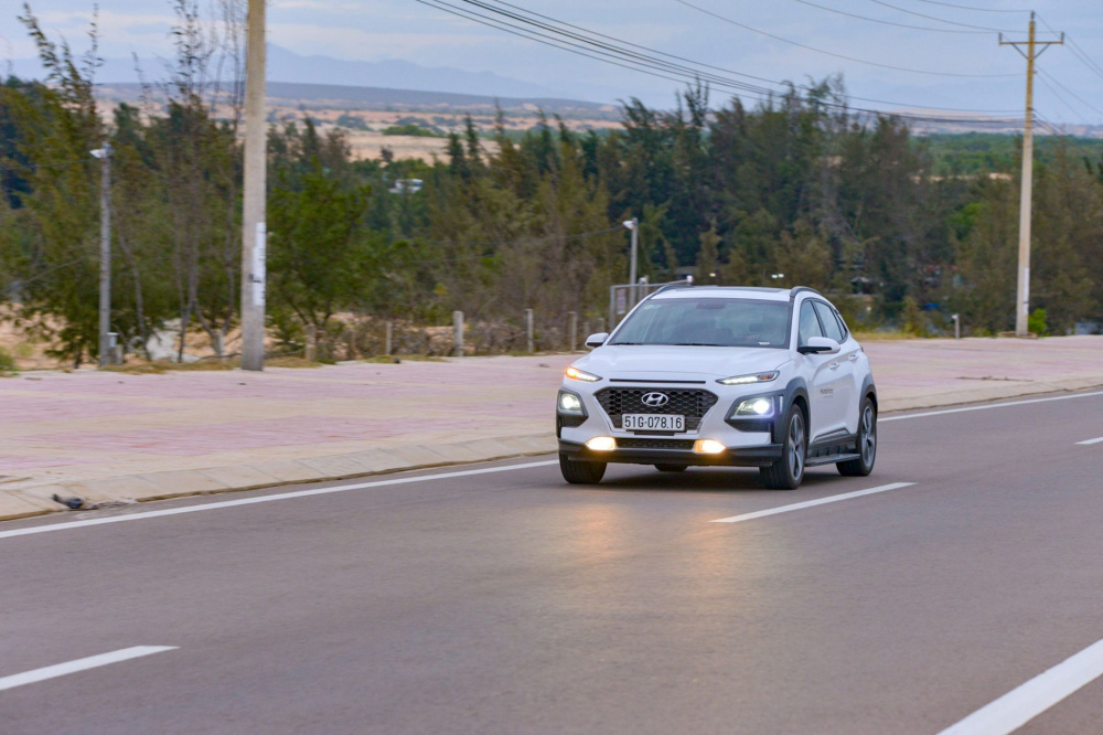 Vận hành xe Hyundai Kona 2.0L
