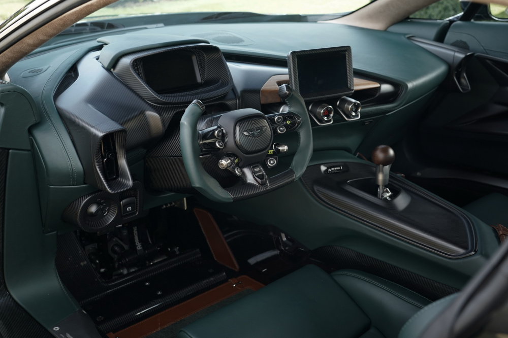 Nội thất Aston Martin Victor