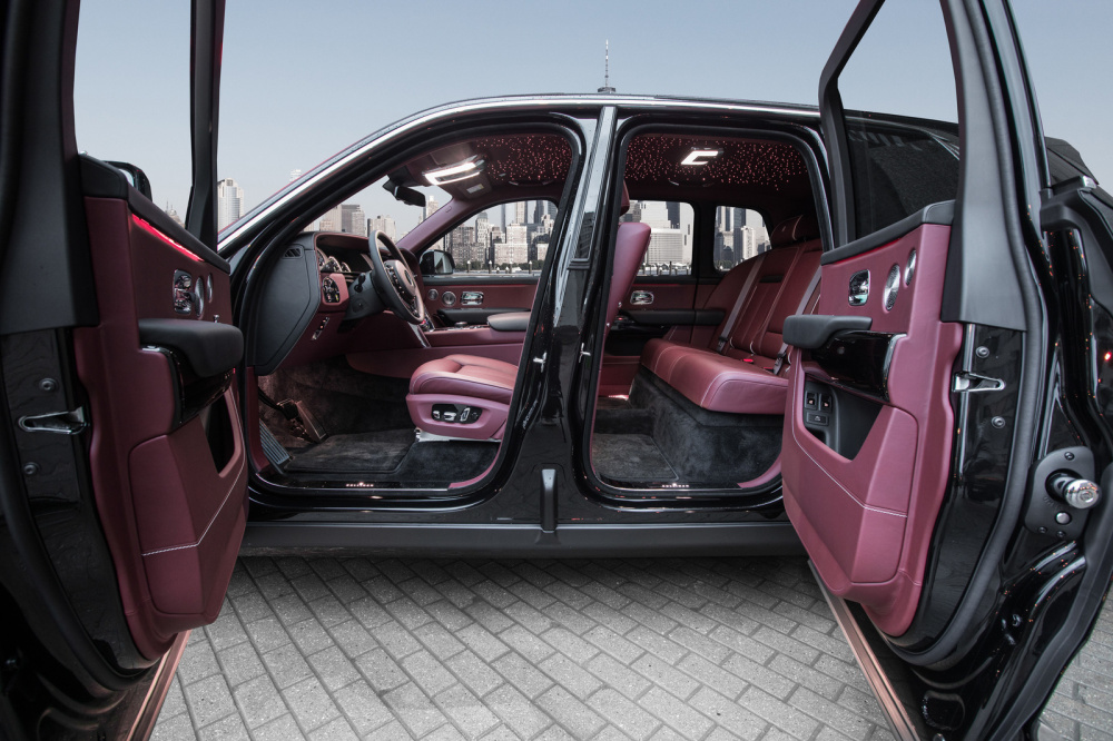 Tổng thể cabin xe Rolls-Royce Cullinan Klassen