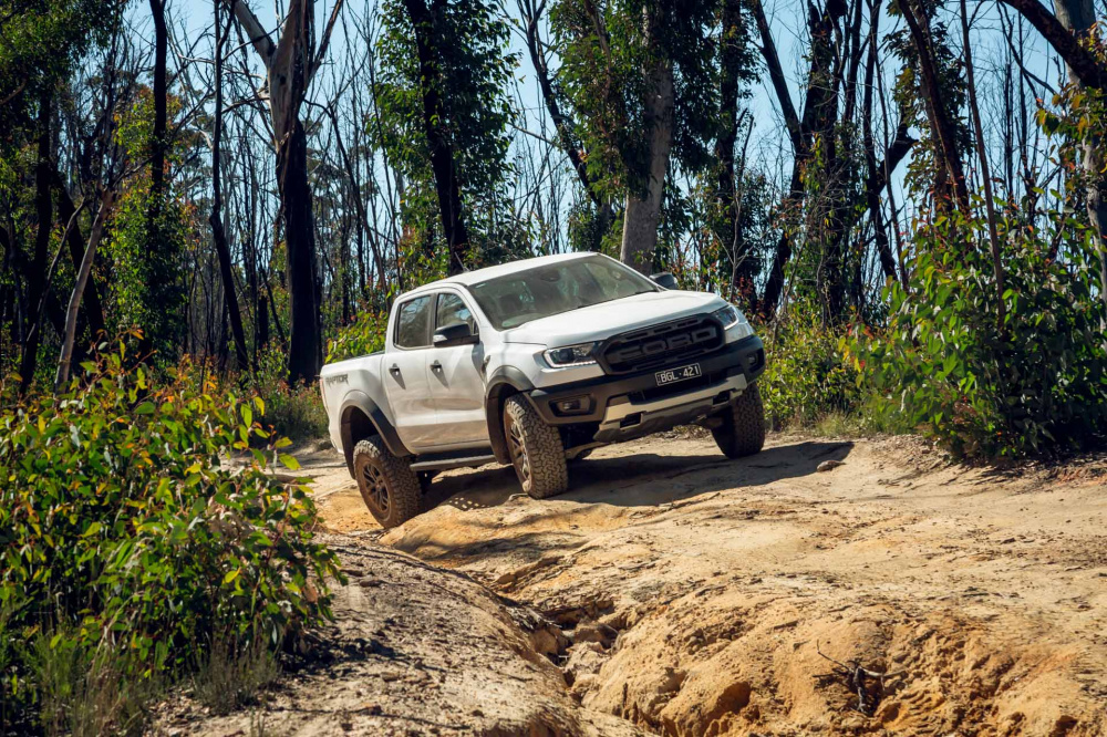 Ford Ranger Raptor có nhiều chế độ lái hỗ trợ tài xế với những trải nghiệm phấn khích