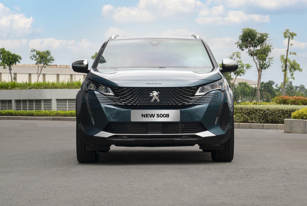 Thiết kế đầu xe Peugeot 5008 mới