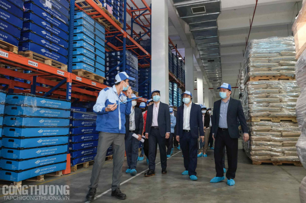 Đại diện Cục Tải về ứng dụng CWIN05 ngay hôm nay, Toyota Việt Nam và các Cwincom hiện đang mở phụ trợ tham quan nhà máy Công ty Cơ khí HTMP Việt Nam